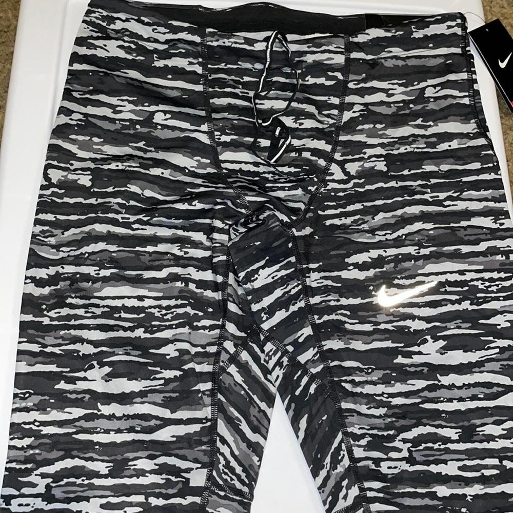 NIKE TECH/MENS/TIGHT DRY FIT...SIZE LARGE/WILDER
